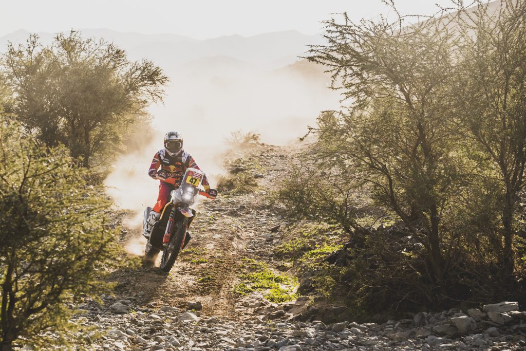 Kevin Benavides (ARG) for Red Bull KTM Factory Racing races during stage 3 of Rally Dakar 2024 from AL DUWADIMI to AL SALAMIYA, Saudi Arabia on January 08, 2024. // Flavien Duhamel / Red Bull Content Pool // SI202401080455 // Usage for editorial use only //