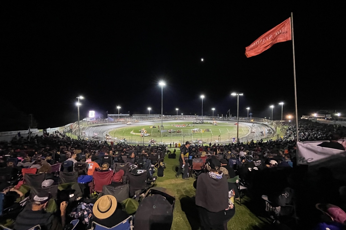 There is a date clash between two major Sprintcar events in early 2024