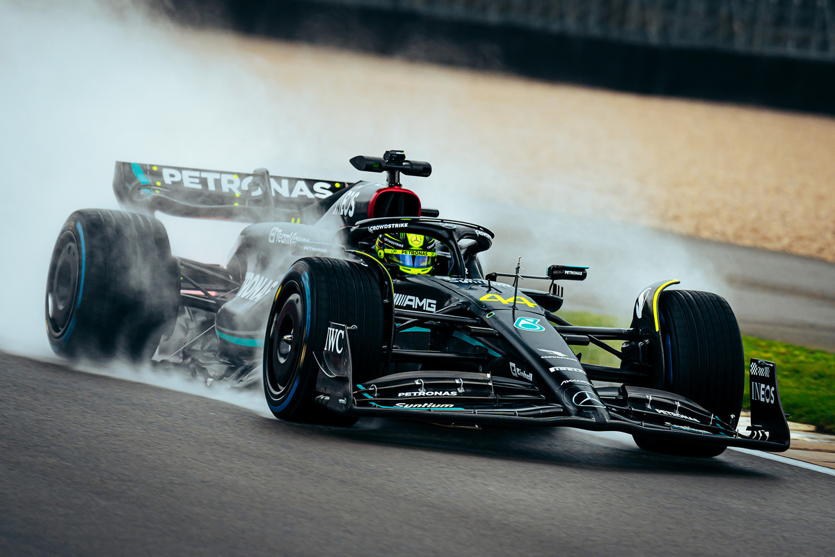 Mercedes completes initial running of 2023 F1 car 