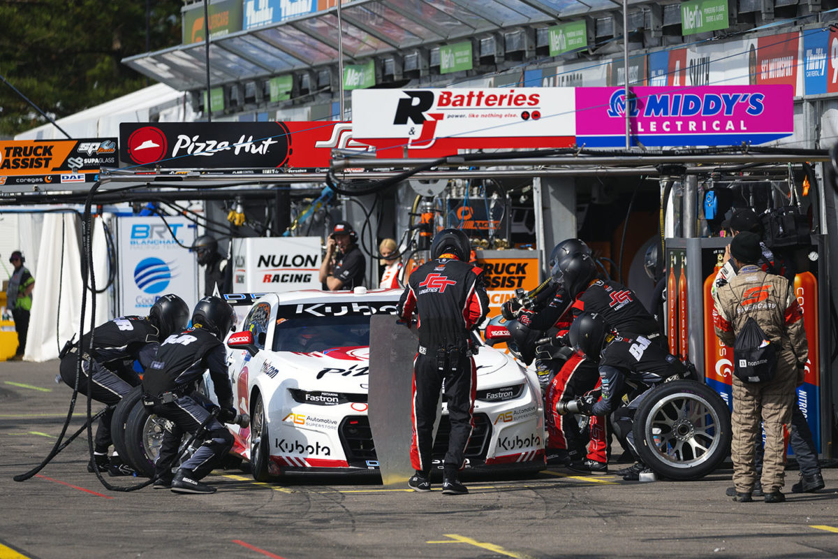 Supercars pit stop rules have changed for the Sandown 500. Image: Ross Gibb Photography