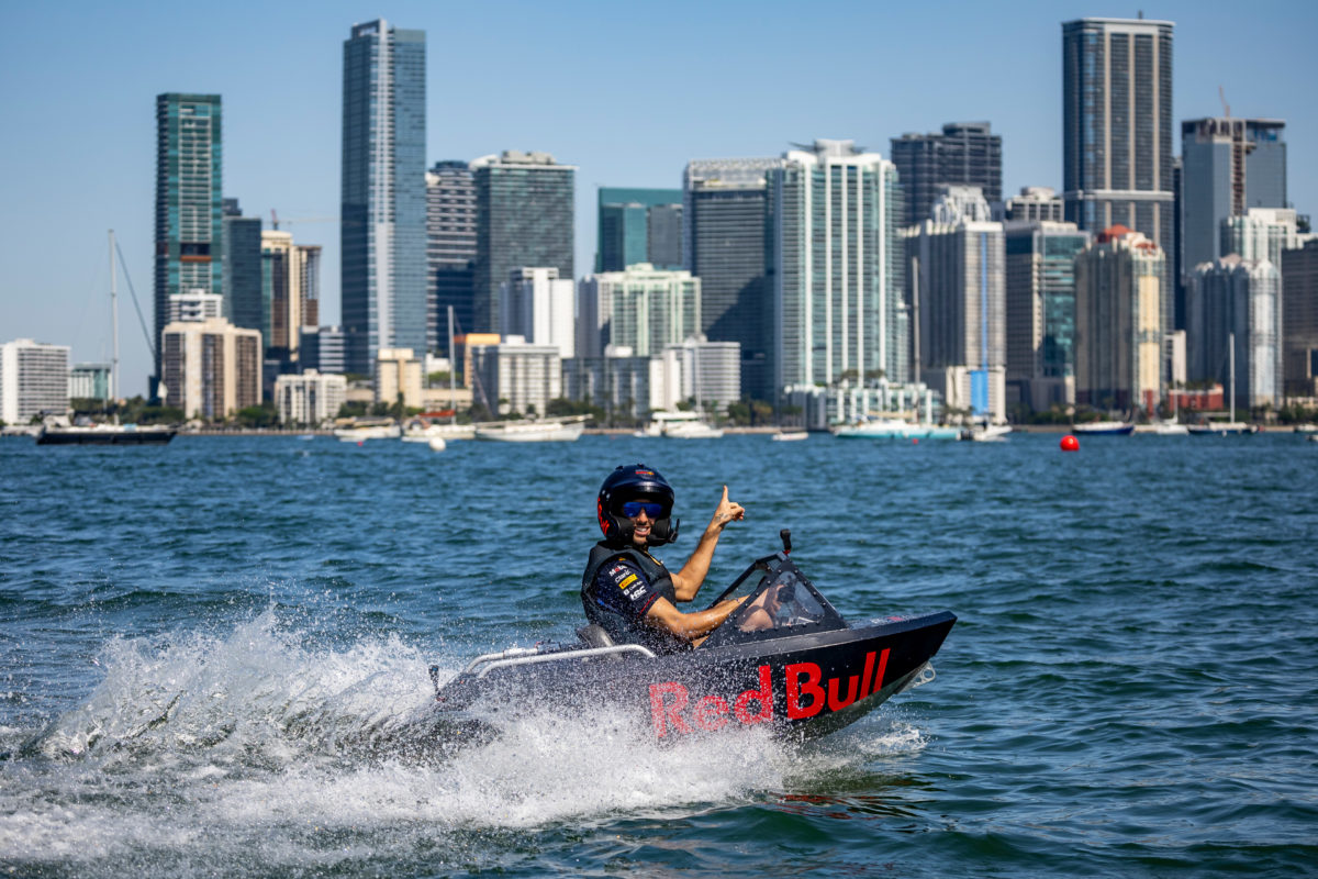 Daniel Ricciardo had fun in his unserious race with Yuki Tsunoda