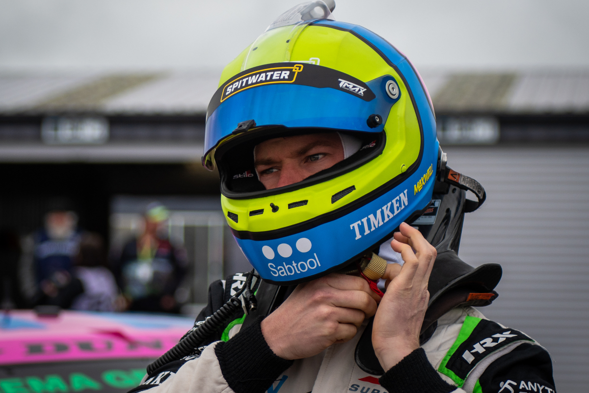 Super2-Series-driver-Carrera-Cup-Thomas-Maxwell