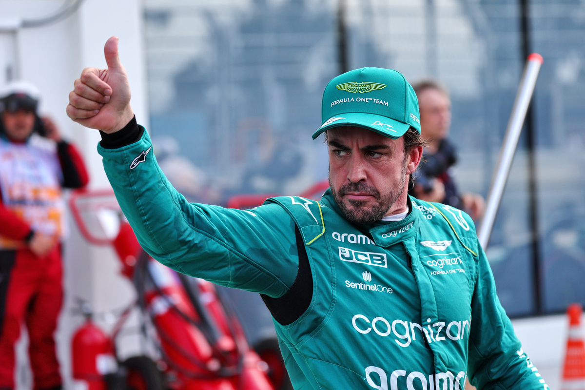 Fernando Alonso believes a podium finish in the Miami Grand Prix will be difficult