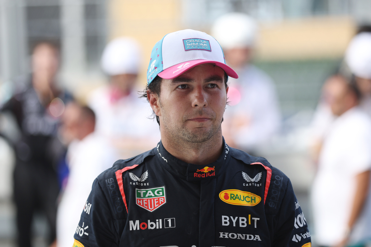 Sergio Perez lamented a 'poor' stint on the medium tyres in Miami