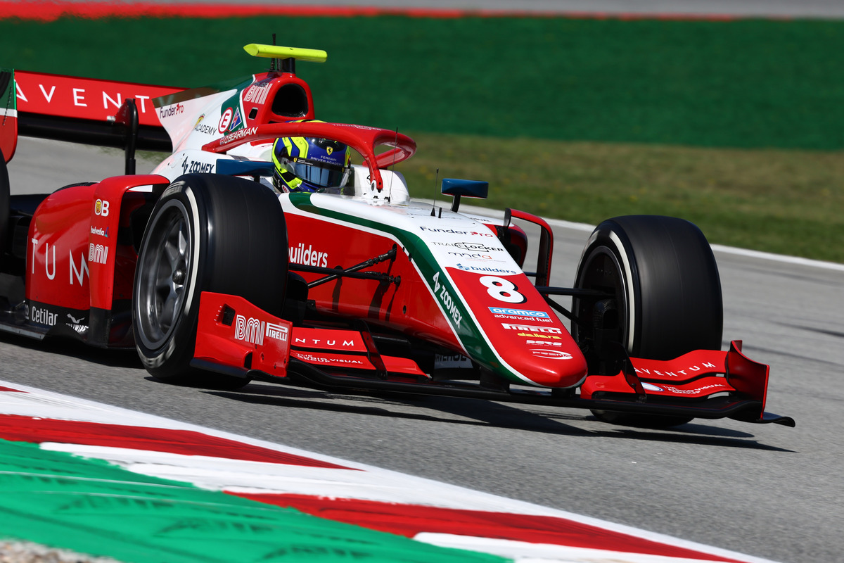 Oliver Bearman claimed the F2 pole in Spain