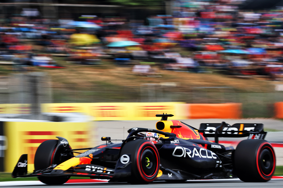 Verstappen tops red flag, rain-affected final practice 