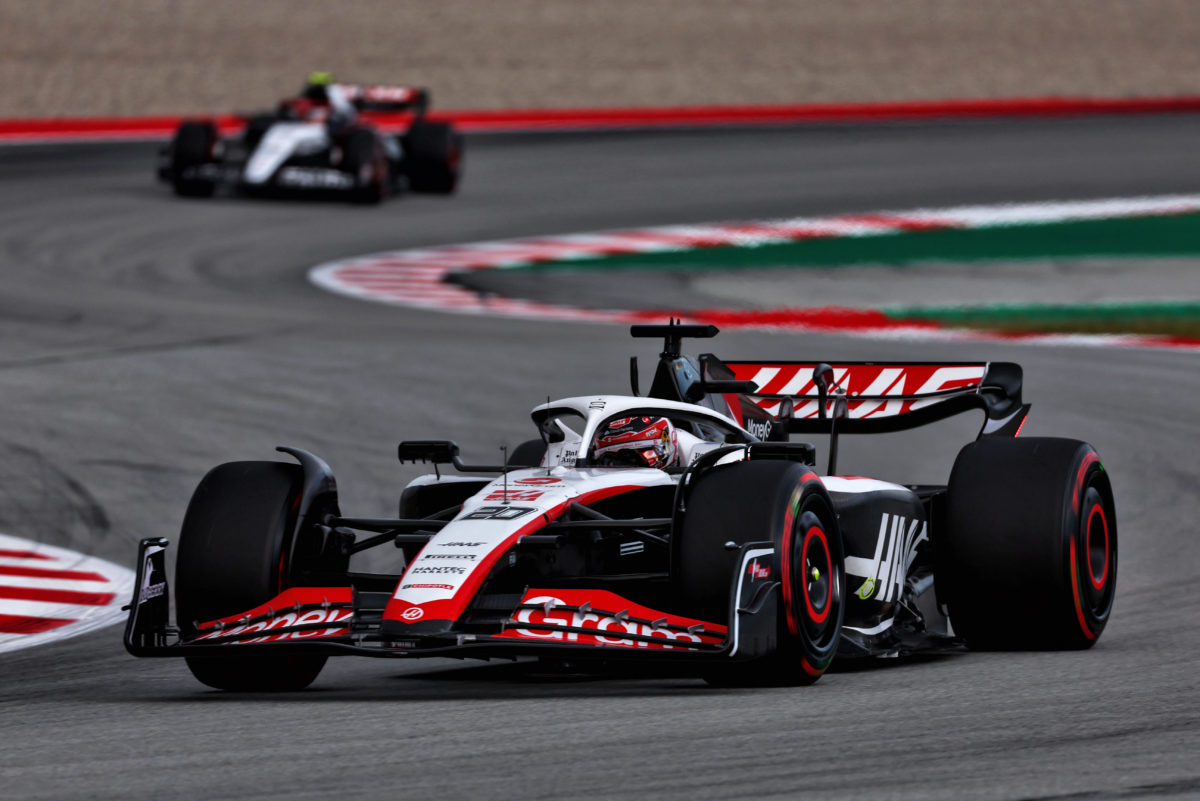The Haas VF-23 is suffering with high degradation of its tyres in traffic