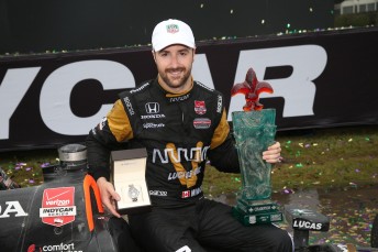 James Hinchcliffe prevails as IndyCar