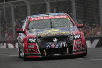 Garth Tander has taken pole for Race 21 of the V8 Supercars Championship