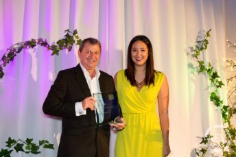 Speedcafe.com editor-in-chief Gordon Lomas accepting the MACCA award