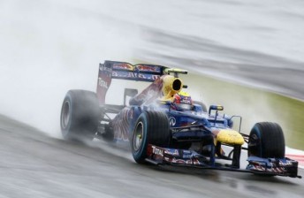 Webber cuts through the gloom at Silverstone