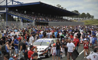 V8 fans flocked to Eastern Creek for the pre-season test last week