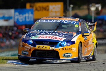 thumb Will Davison has won the third and final race at the Tradingpost Perth Challenge