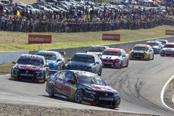 Craig Lowndes leading Jamie Whincup after the start of the final Symmons Plains heat 
