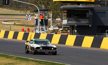 John Bowe takes the flag to extend his points lead