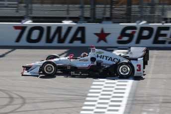 Helio Castroneves spears to his 44th career pole at Iowa