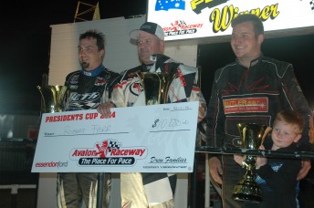 President Farr (centre) is flanked by 2nd placed Tim Kaeding (left) and 3rd placed Kyle Hirst.