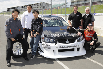 Hankook carried out extensive testing with V8SuperTourers before signing a three-year tyre supply agreement. Pictured L to R; Hankook