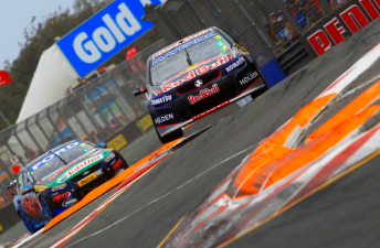 The #1 Holden heads through the beachside chicane