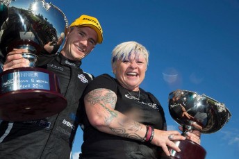 Holdsworth and Klimenko celebrate victory in Race 8