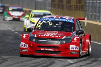 Rob Huff came through to win the final WTCC race of the year