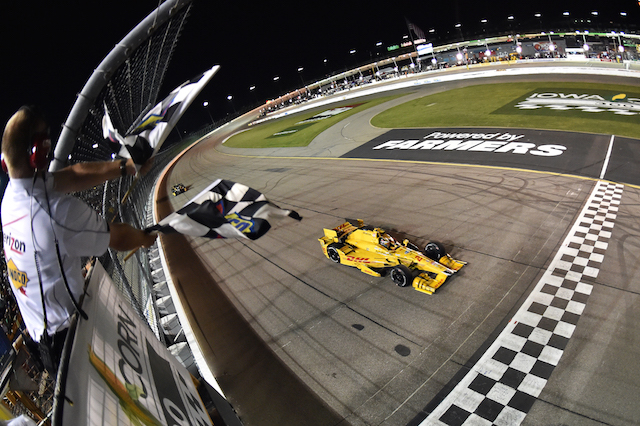 Ryan Hunter-Reay has broken the shackles and recorded his first 2015 win in Iowa