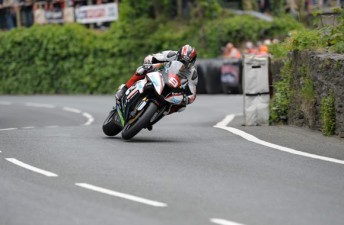 Ian Hutchinson smashed the race record in the Superstock race
