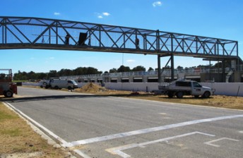 The new pit straight overpass for spectators at Babagallo Raceway
