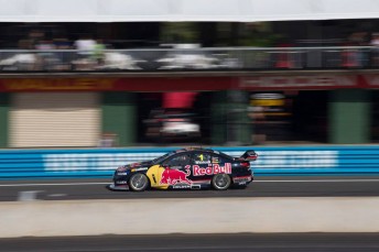 Jamie Whincup recorded a second straight win