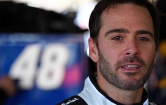 Jimmie Johnson takes pole in the Valley of the Sun