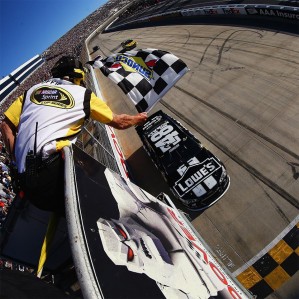 Jimmie Johnson wins at Dover
