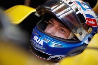 Jolyon Palmer remains at Renault for 2017