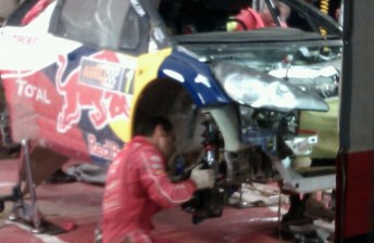 The Citroen team repairing Loeb