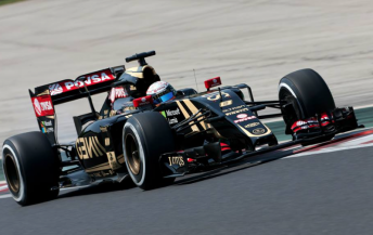 Renault is eyeing the purchase of the Lotus F1 squad