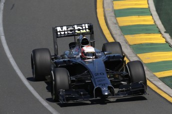 Kevin Magnussen on route to stunning debut podium