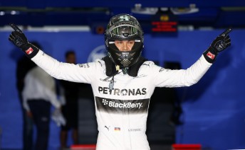 Nico Rosberg snares first 2014 pole