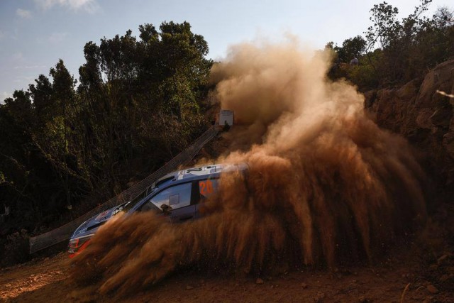Thierry Neuville left the field in his dust