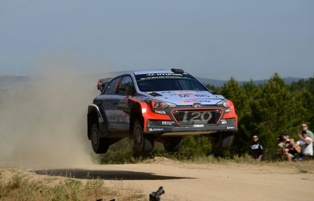 Neuville was the class of the field all weekend