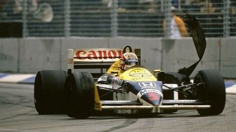 Mansell slows with a deflated tyre in 1986