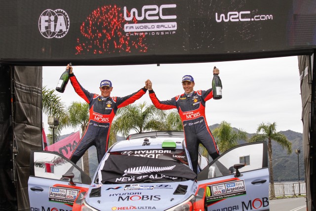 Paddon (right) and Kennard celebrate in Argentina