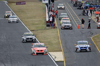 thumb The V8 Supercars at Queensland Raceway