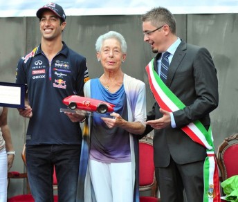 Dan Ricciardo receives the prestigious Lorenzo Bandini trophy in Italy 