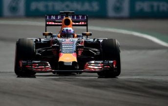 Red Bull continues to seek an engine provider for 2016