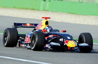 Daniel Ricciardo edges closer to the Formula Renault 3.5 Series Championship lead 
