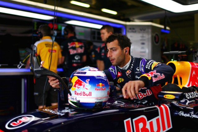 Daniel Ricciardo frustrated after qualifying penalty