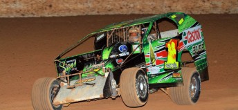 Mark Robinson took an emotional V8 Dirt Modified Championship win (PIC: zoomxtreme.com)