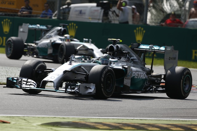 Nico Rosberg being pushed by Lewis Hamilton