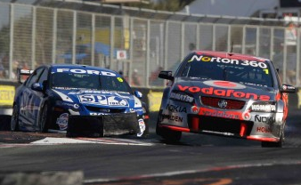 Jamie Whincup stalked by Shane Van Gisbergen in a thriller at the Gold Coast