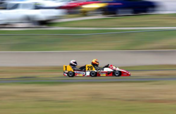  Ilya Harpas dicing with Russell Jamieson in Race 2