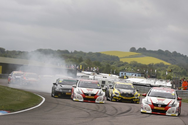Gordon Shedden leads the first BTCC race at Thruxton Pic by PSP Images